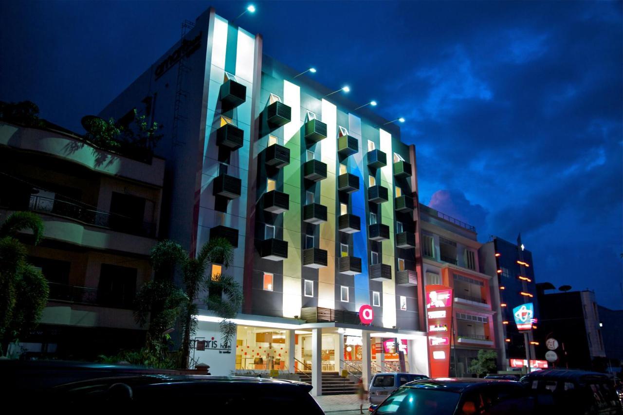 Amaris Hotel Амбон Экстерьер фото