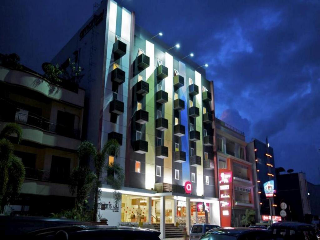 Amaris Hotel Амбон Экстерьер фото