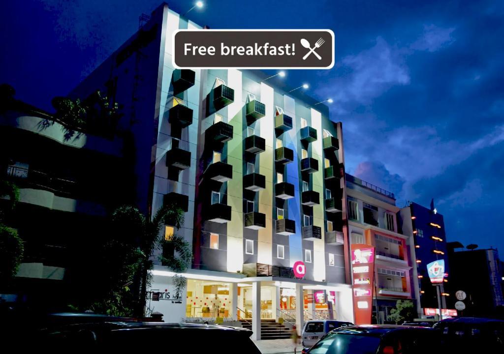 Amaris Hotel Амбон Экстерьер фото