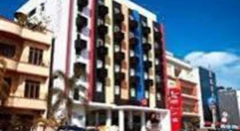 Amaris Hotel Амбон Экстерьер фото