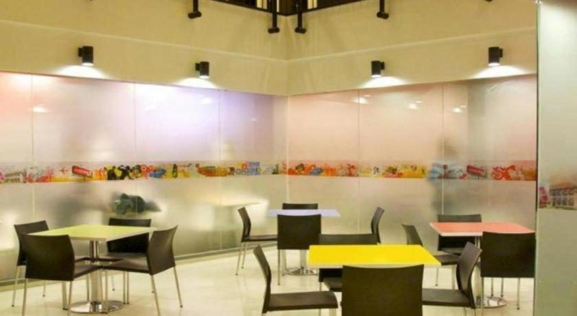 Amaris Hotel Амбон Экстерьер фото