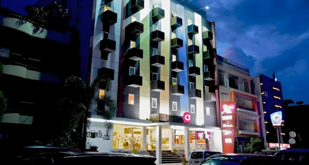 Amaris Hotel Амбон Экстерьер фото