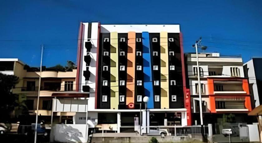 Amaris Hotel Амбон Экстерьер фото